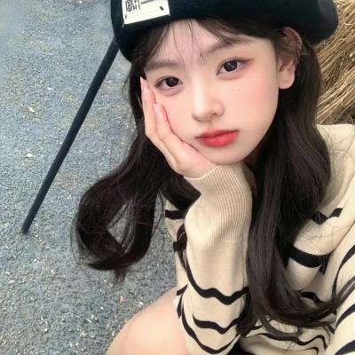 储物柜女孩